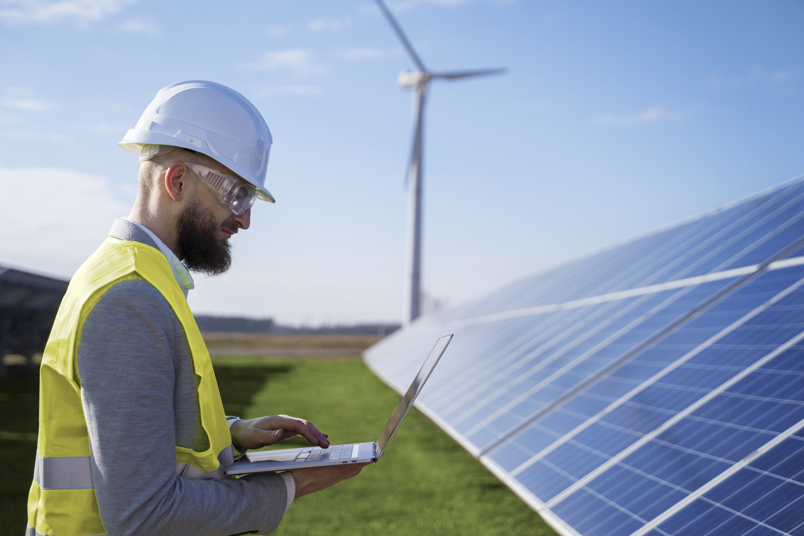 medium-shot-environmental-engineer-holding-laptop-scaled-e1740676151165.jpg